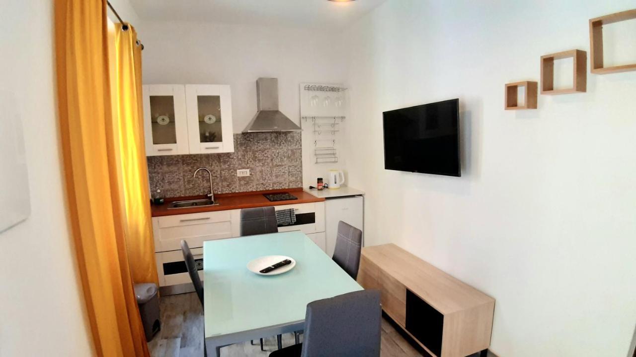 Domo In Terranoa, Old Town Apartment *